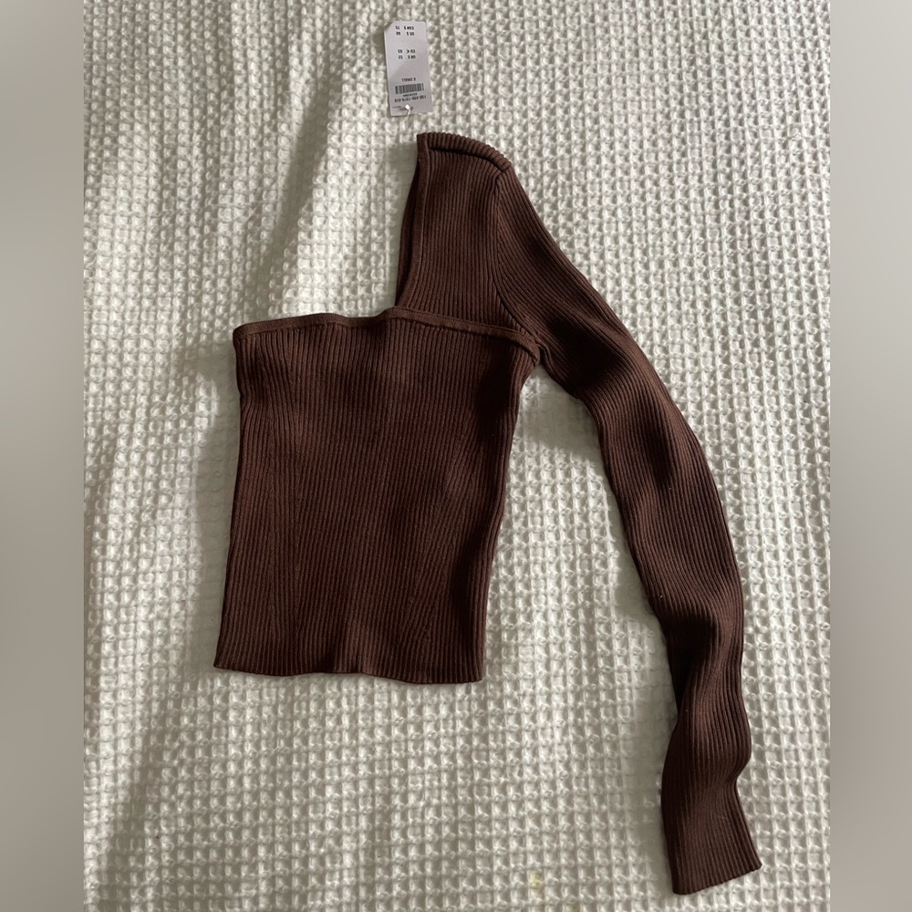 NWT Abercrombie and Fitch One Shoulder Sweater